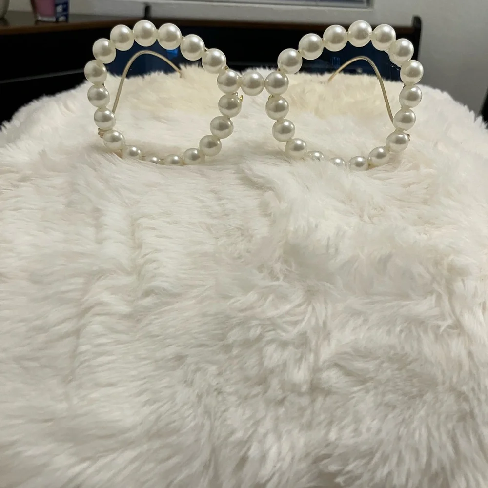 Faux Pearl-Embellished Round Gold Frame, Ivory Pearls - Picture 9 of 14